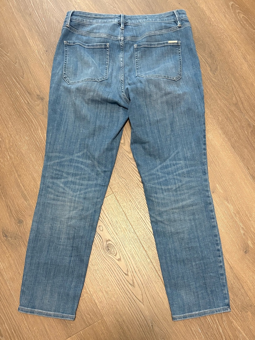 White House Black Market High-Rise Cropped Jeans with silver turn-Lock - Picture 3 of 4